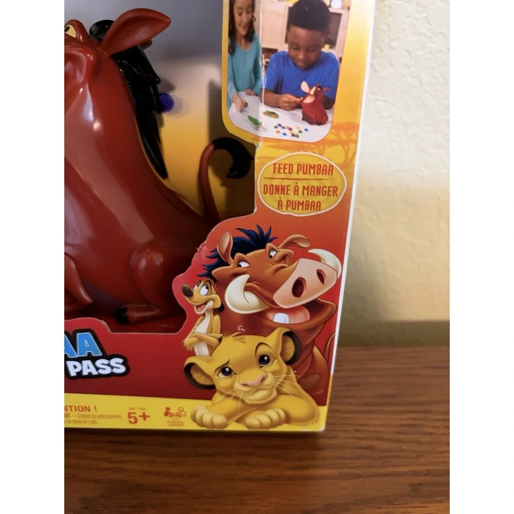 Disney Lion King Pumbaa Pass Game